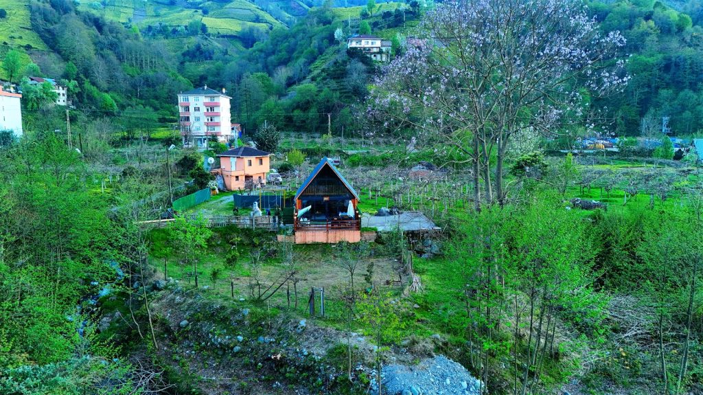 Irmak Bungalov Ardeşen Fırtına Deresi yakınında jakuzili bungalov