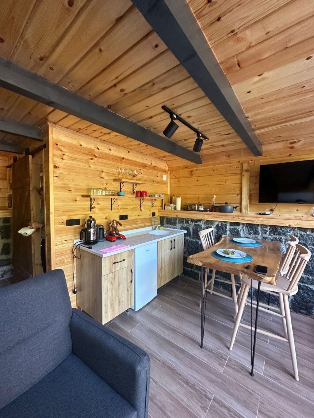 Karadeniz doğasında ahşap bungalov ev